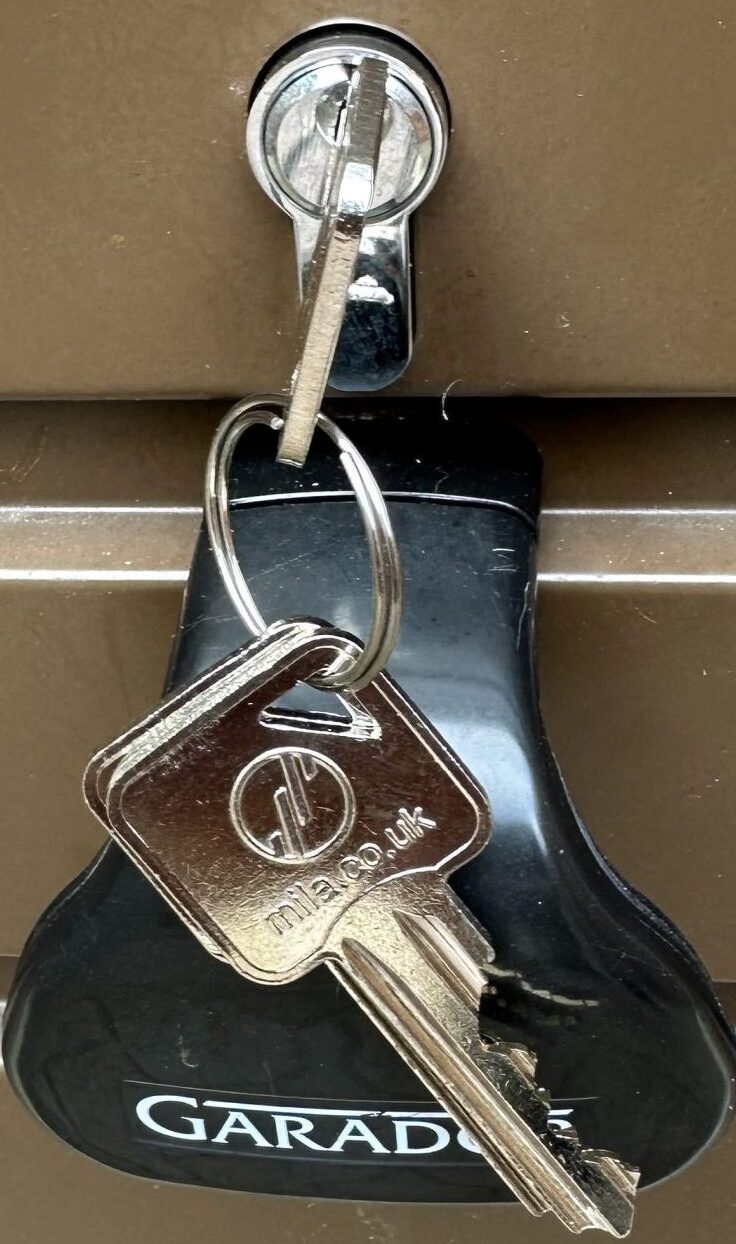 Garage door repairs Leeds. Locksmith services Leeds.