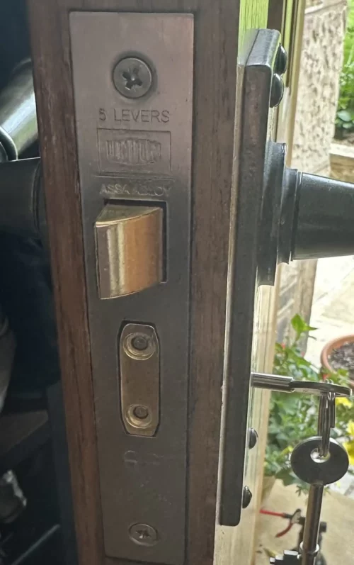 British Standard lock installation. Local locksmith Cookridge Leeds.
