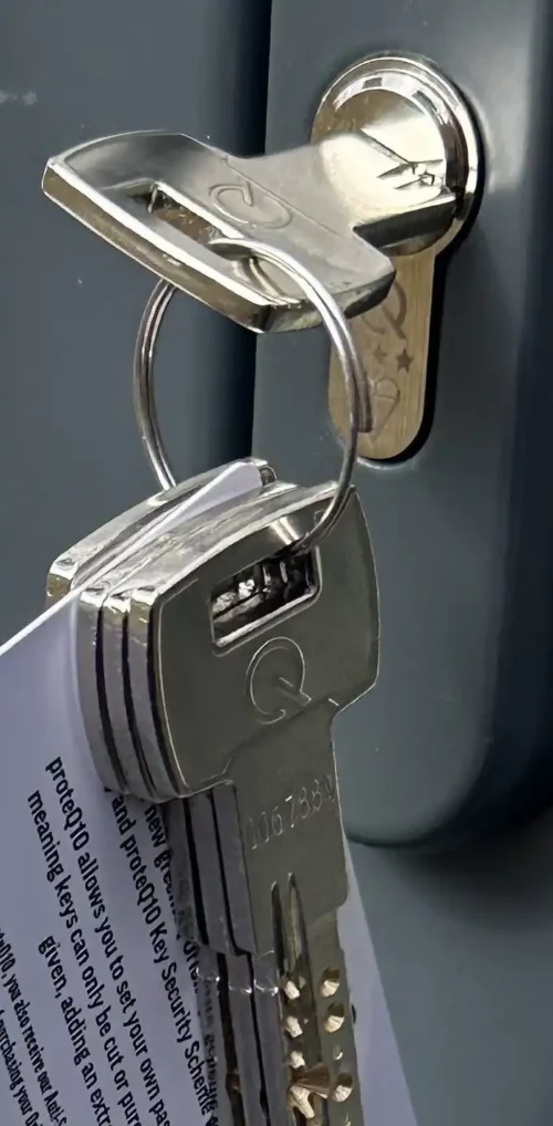 Burglary repairs Cookridge. Emergency locksmith Cookridge Leeds.