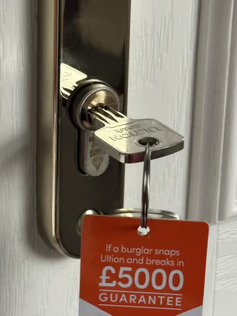 High security Ultion lock replacement. Emergency locksmith Leeds. New Ultion lock replacement/ upgrade in Leeds. Emergency locksmith Leeds.